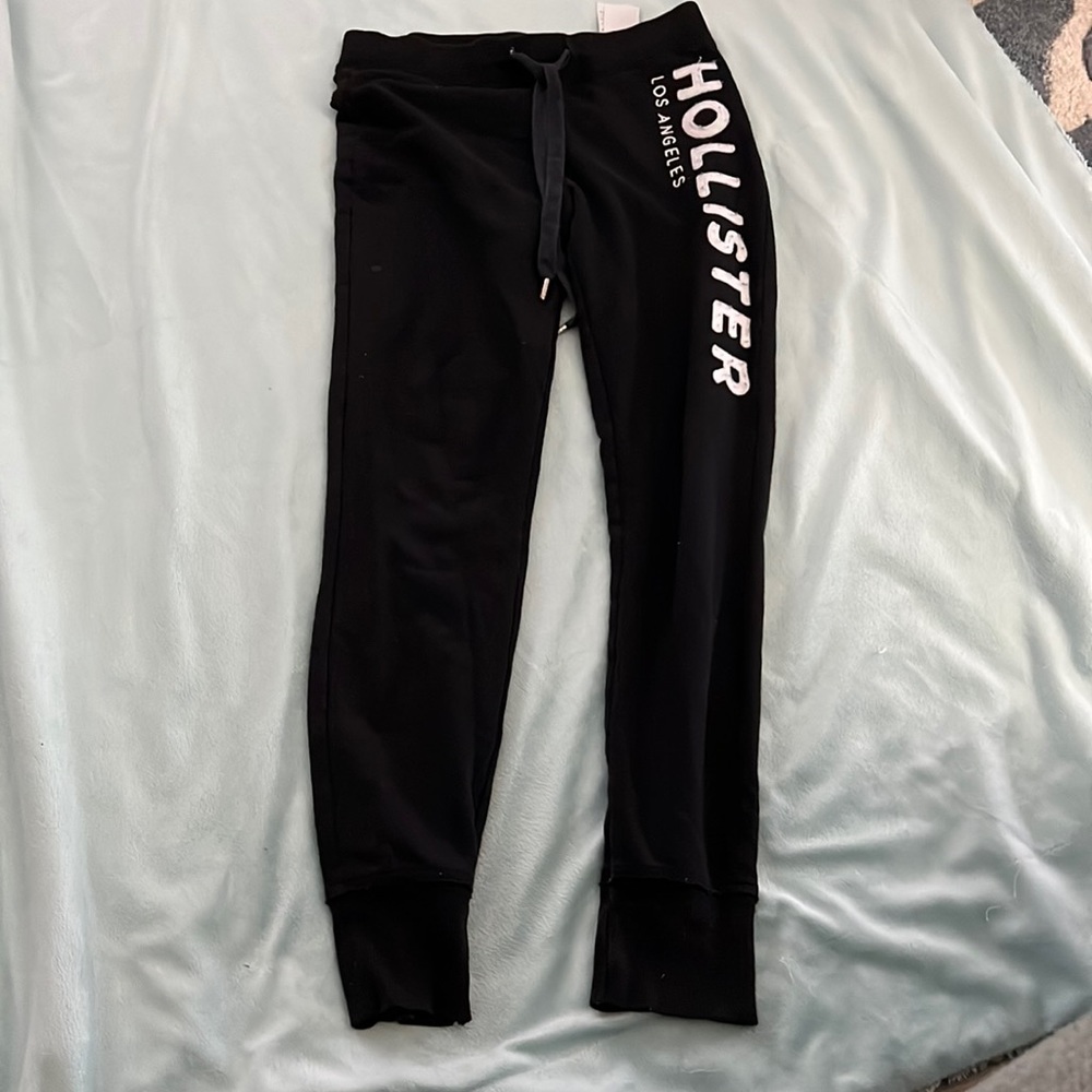 Black Hollister sweatpants